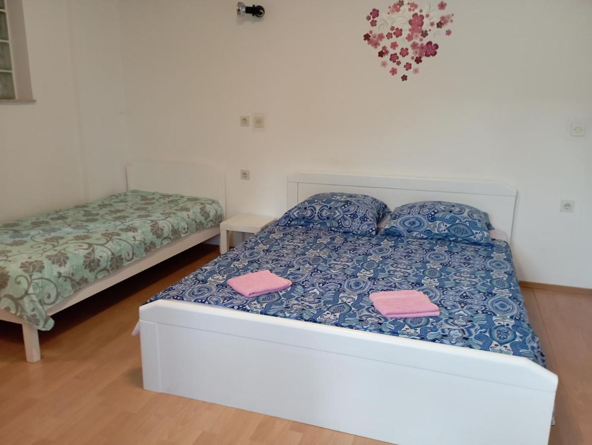 Apartments Mare Новиград Экстерьер фото