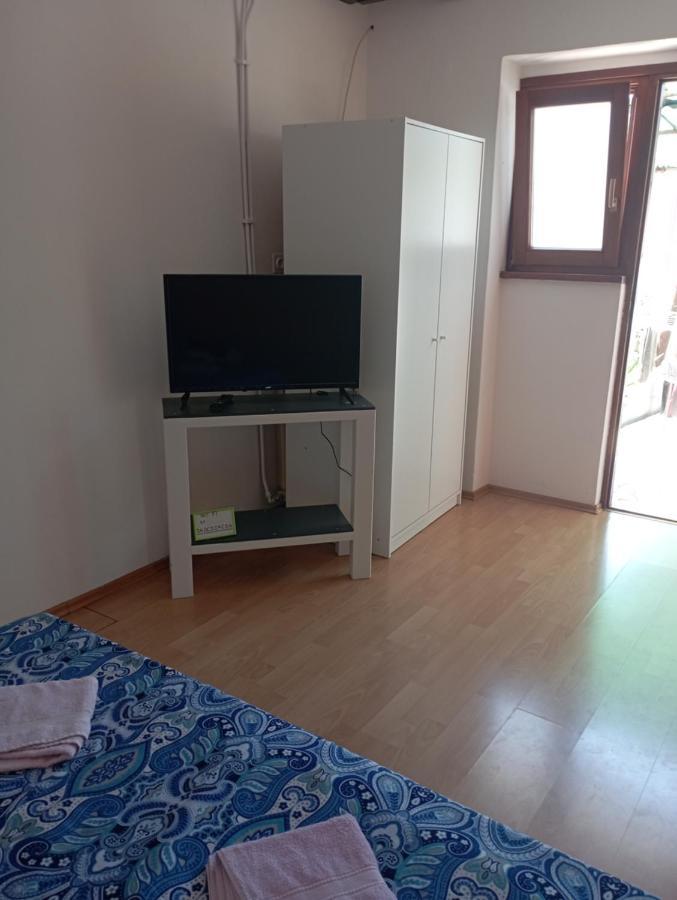 Apartments Mare Новиград Экстерьер фото